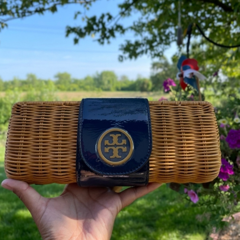 Tory Burch Rattan straw clutch navy blue